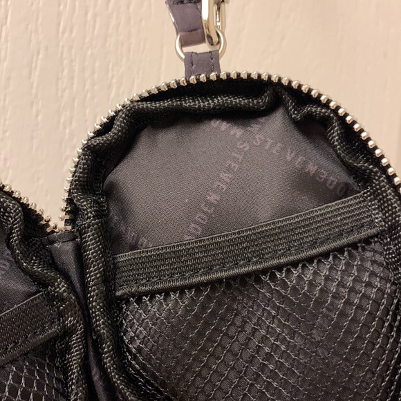 Steve Madden Black / Grey / Silver Headphones / Airpod’s Pouch / Case - Picture 8 of 9